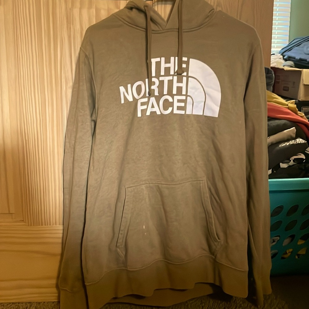 Men’s north face sweatshirt